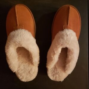 Joyspun Cozy Faux Fur Slippers